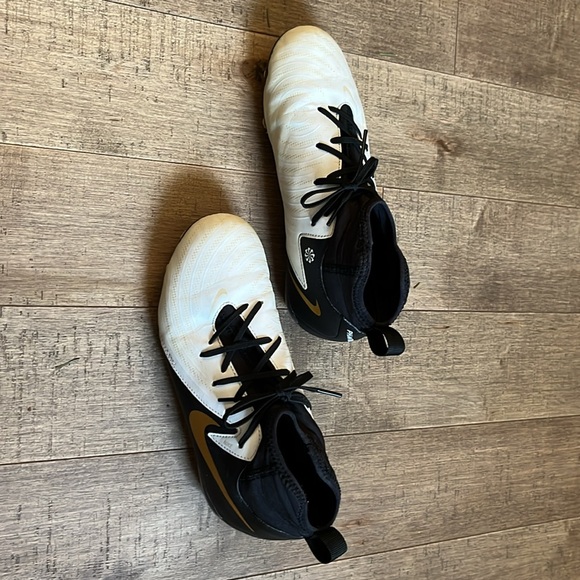 Nike Phantom Luna Cleats - Picture 3 of 6